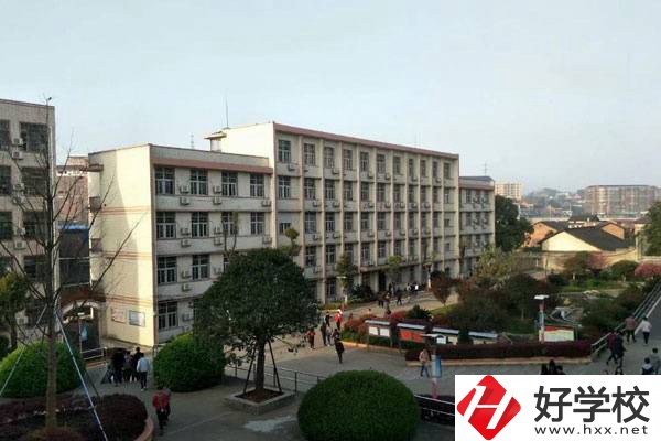 湖南有學(xué)服裝設(shè)計與工藝專業(yè)的職校嗎？就業(yè)情況如何？