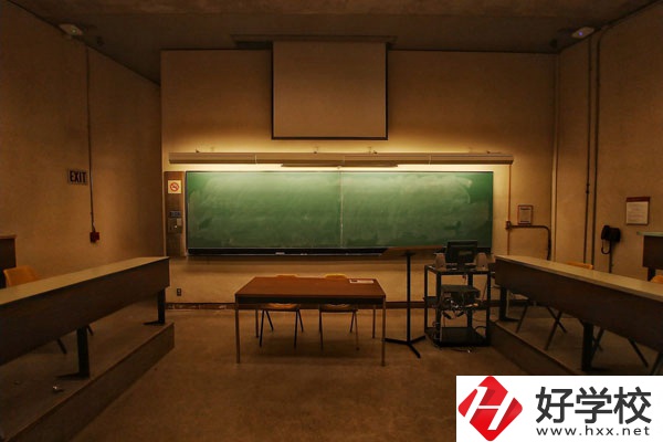 郴州文藝職業(yè)中等專業(yè)學(xué)校辦學(xué)特色是什么？