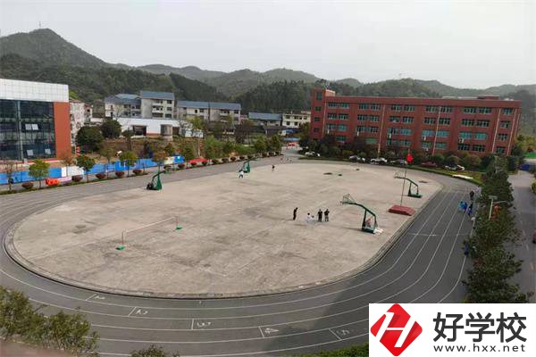 懷化洪江市有哪些中專學(xué)校？有什么辦學(xué)特色？