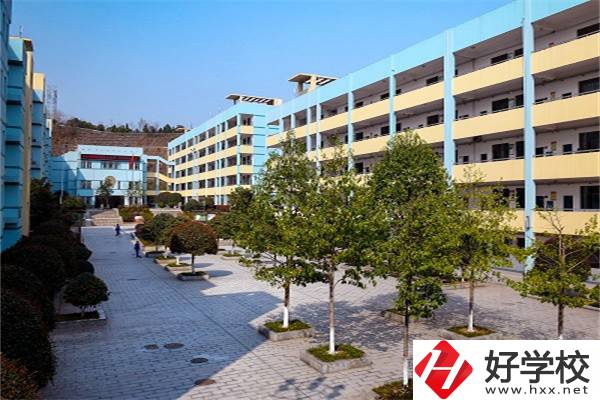 長(zhǎng)沙財(cái)經(jīng)學(xué)校怎么樣？學(xué)費(fèi)貴不貴？