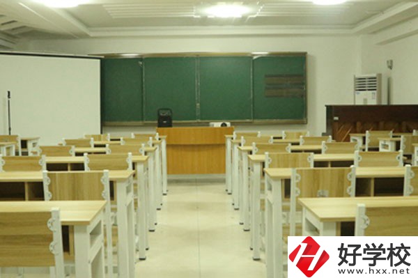 湖南長沙藝術學校專業(yè)學費是多少，有哪些助學政策？
