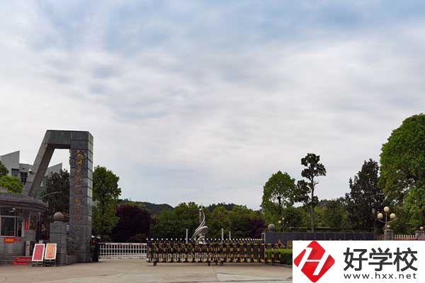 在懷化市會同縣有哪些中專學(xué)校？具體開設(shè)了什么專業(yè)？