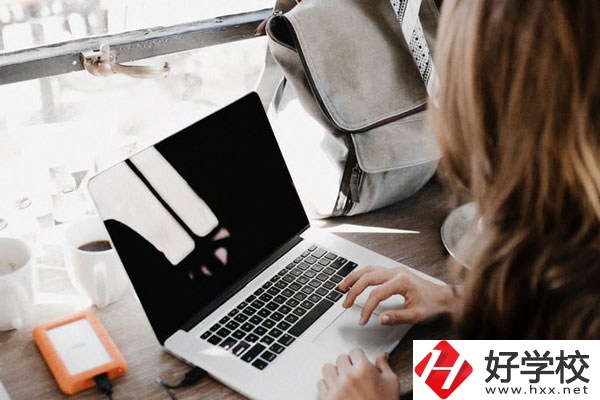 懷化市商貿(mào)經(jīng)濟(jì)管理學(xué)校好不好？宿舍怎么樣？