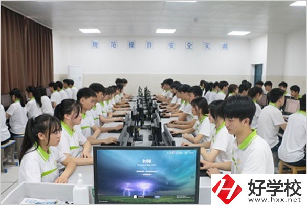 郴州汝城縣職校有統(tǒng)一的校服嗎？