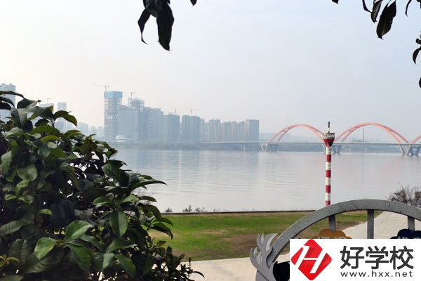 武岡市藍(lán)深職業(yè)技術(shù)學(xué)校怎么樣？就業(yè)前景如何？
