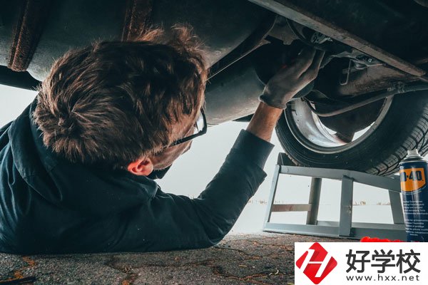 湖南省經濟貿易職業(yè)中專學校汽車維修值得學嗎？