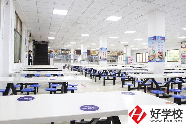 株洲哪些中職學(xué)校管理比較嚴(yán)格？校園環(huán)境怎么樣？