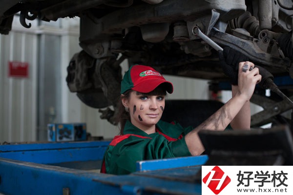 湖南省經(jīng)濟(jì)貿(mào)易職業(yè)中專學(xué)校汽車維修值得學(xué)嗎？