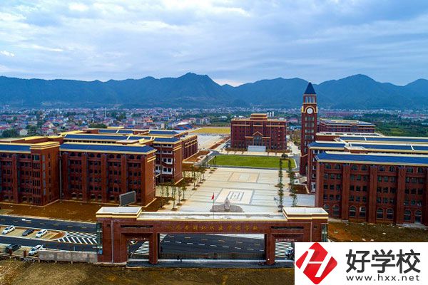 湘北職業(yè)中專學校是公辦的還是民辦的？在哪里？