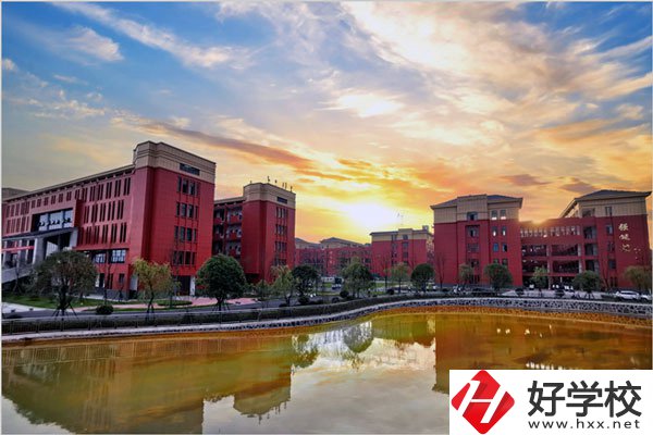 常德市桃源縣職業(yè)中專學(xué)校在什么地方？學(xué)校怎么樣？