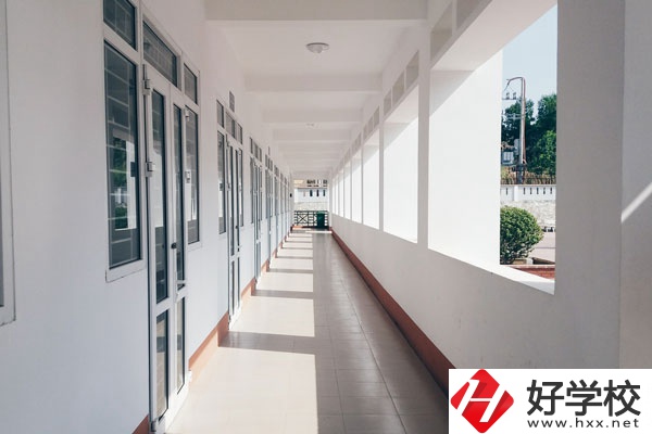 衡陽市鐵路運輸職業(yè)學(xué)校好不好？宿舍怎么樣？