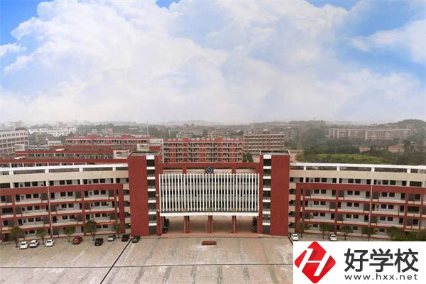 藍(lán)山縣職業(yè)中等專業(yè)學(xué)校是公辦學(xué)校嗎？有什么專業(yè)？