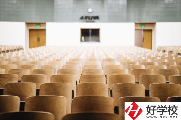 桂陽(yáng)縣職業(yè)技術(shù)教育學(xué)校招生辦電話是什么？