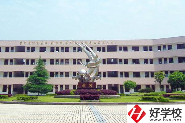 汨羅市楚怡職業(yè)中專學(xué)校有哪些重點(diǎn)專業(yè)？