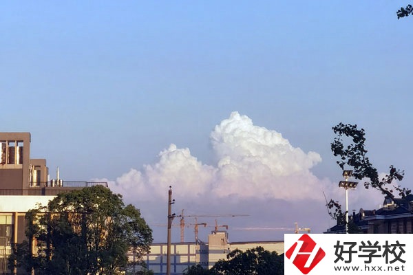 株洲鐵路機(jī)電職業(yè)技術(shù)學(xué)校怎么樣？是公立的還是私立的？