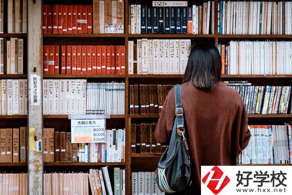 南岳區(qū)職業(yè)中等專業(yè)學(xué)校環(huán)境好不好，宿舍怎么樣？
