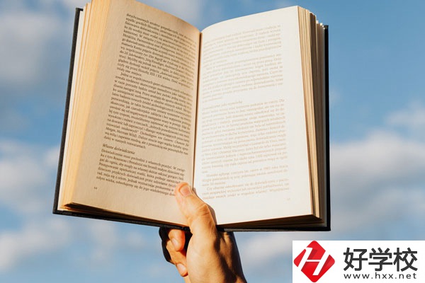 在衡陽想學(xué)廚師？這個(gè)學(xué)校不能錯(cuò)過！