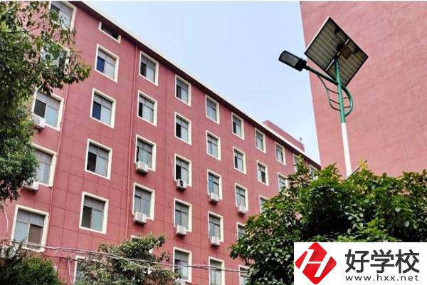 益陽市第一職業(yè)中專學校是重點學校嗎？升學率高嗎？