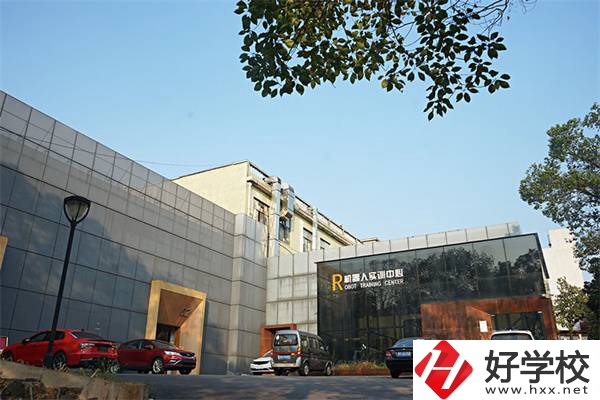 湘潭技師學(xué)院畢業(yè)是什么文憑？招不招收初中生？