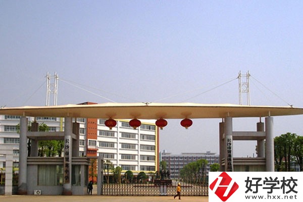 長沙市賀龍體育運(yùn)動學(xué)校有什么專業(yè)？就業(yè)情況如何？