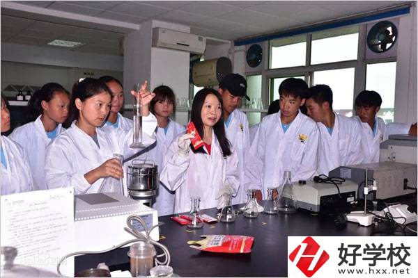 岳陽(yáng)有哪所中職學(xué)校有辣條專業(yè)？該專業(yè)學(xué)了有用嗎？