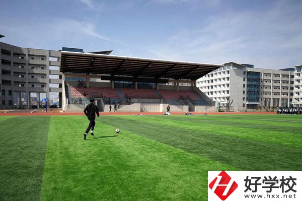 株洲市工業(yè)中等專業(yè)學(xué)校有哪些辦學(xué)特色？