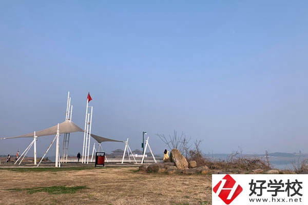 想學幼兒保育專業(yè)，張家界這三所中職學校值得一看