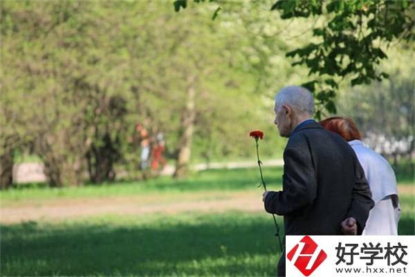 懷化有退役軍人可以讀的中職學(xué)校嗎？有什么優(yōu)待？