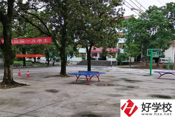 湘西有高鐵中專嗎？高鐵專業(yè)怎么樣？
