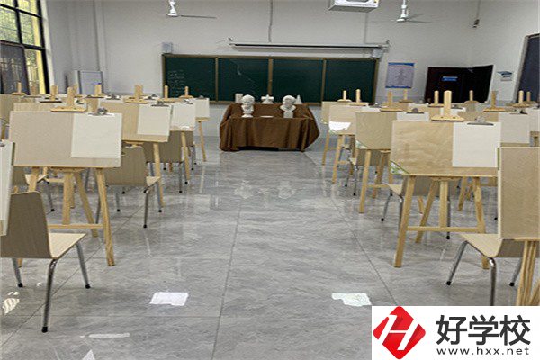 衡陽市鐵路運輸職業(yè)學校學費貴嗎？有哪些特色？