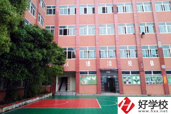 岳陽市中山財經職業(yè)學校好不好？值得報考嗎？