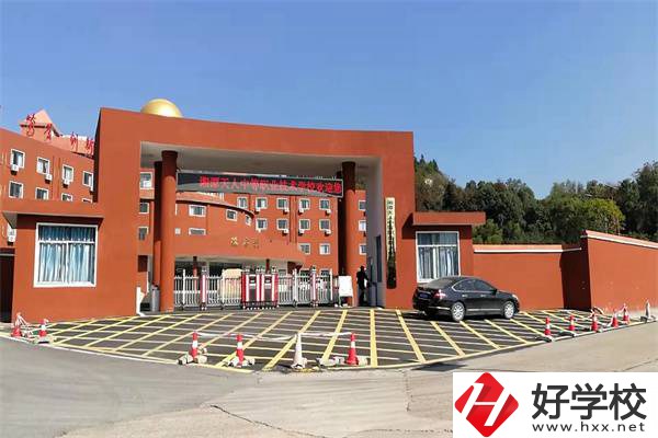 湘潭市岳塘區(qū)的天人職校有什么專業(yè)？