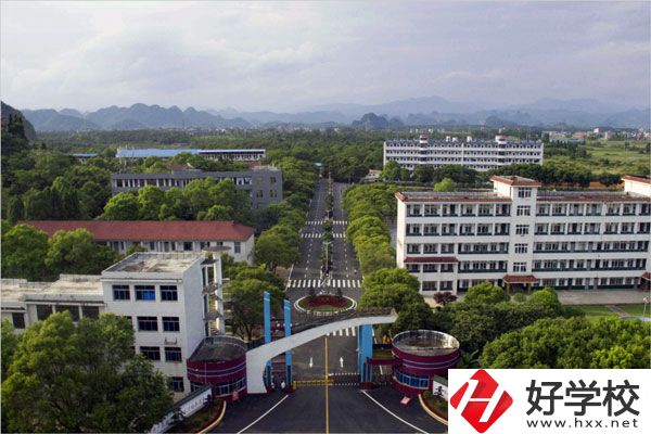 在永州讀中職學(xué)校學(xué)費(fèi)要多少？有免學(xué)費(fèi)的嗎？