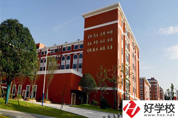 長(zhǎng)沙的醫(yī)衛(wèi)類中專學(xué)校有哪些？