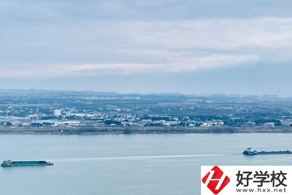 湖南省有色金屬中等專(zhuān)業(yè)學(xué)校有哪些專(zhuān)業(yè)？
