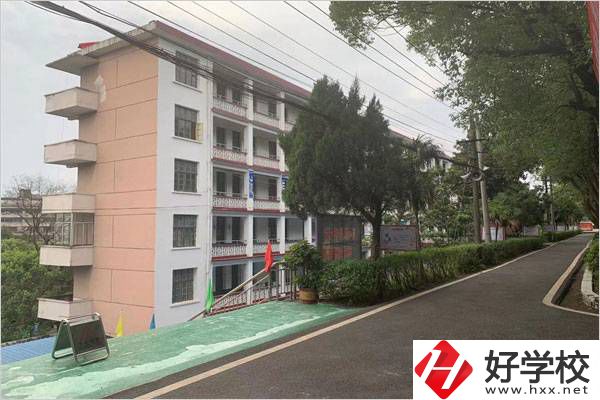 株洲市英泰職高的地址在哪？是公辦還是民辦？