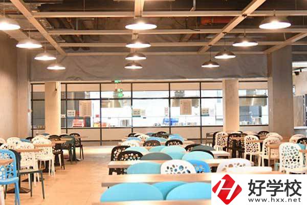 長沙湘麓醫(yī)藥中專怎么樣？有哪些專業(yè)？