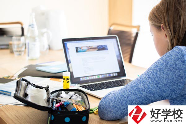 湖南經(jīng)濟貿(mào)易職業(yè)中專學(xué)校專業(yè)有哪些？就業(yè)率如何？