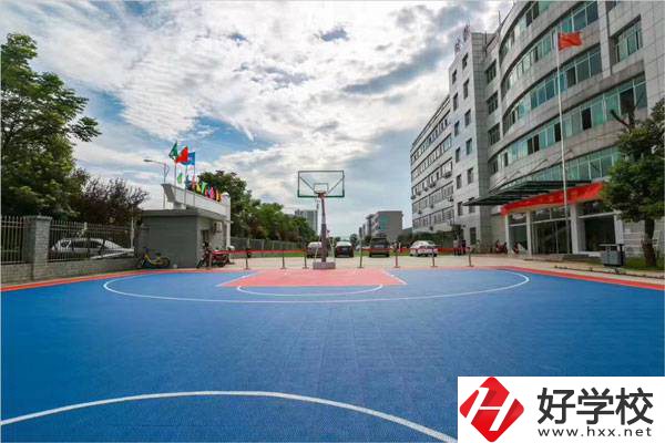 湘潭財(cái)經(jīng)職校怎么樣？是公辦還是民辦？