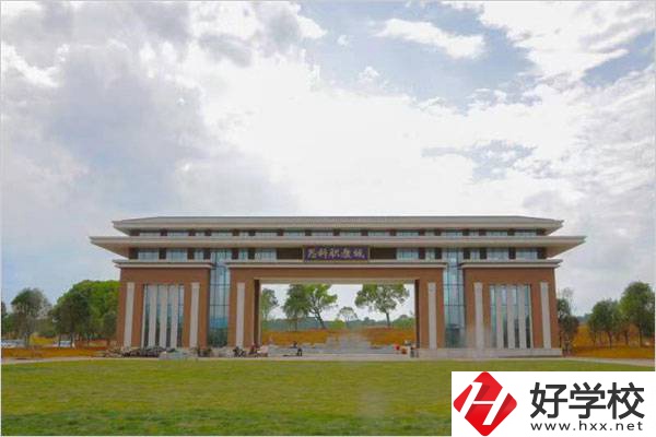 郴州思科中等職業(yè)學(xué)校在哪？是公辦的嗎？