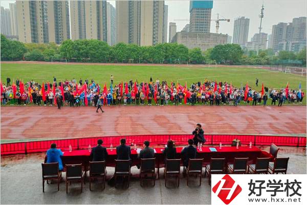 常德桃源縣機(jī)電成人中專是公辦還是民辦？就業(yè)率高嗎？