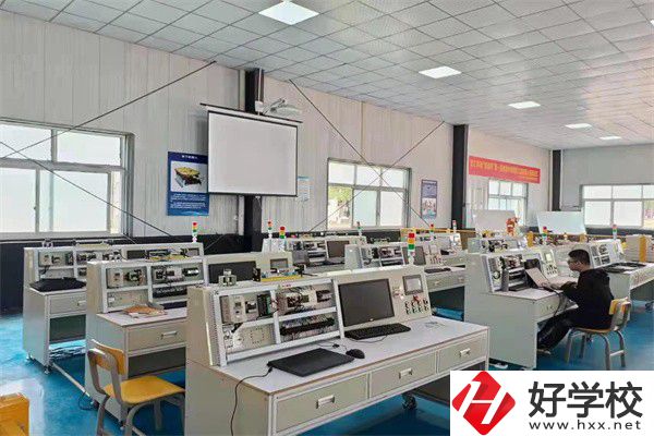 株洲哪些中職學(xué)校管理比較嚴(yán)格？校園環(huán)境怎么樣？