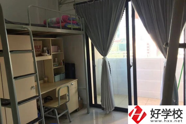 湖南建設(shè)中等職業(yè)學(xué)校收費(fèi)標(biāo)準(zhǔn)怎么樣？