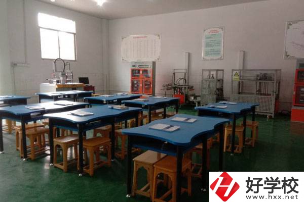 湘西涉外經(jīng)濟(jì)職業(yè)學(xué)校辦學(xué)條件怎么樣？有哪些特色專業(yè)？
