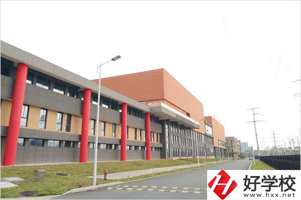 湖南有哪些舞蹈職校推薦？辦學(xué)條件怎么樣？