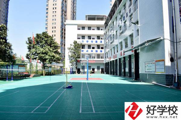 漣源市科技職業(yè)學(xué)校位置在哪里？校園環(huán)境怎么樣？