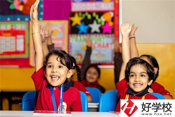 在湖南想當(dāng)老師可以學(xué)哪些專業(yè)？需要考證嗎？