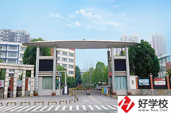 長沙博雅衛(wèi)生中等專業(yè)學(xué)校師資強(qiáng)嗎？設(shè)備完善嗎？