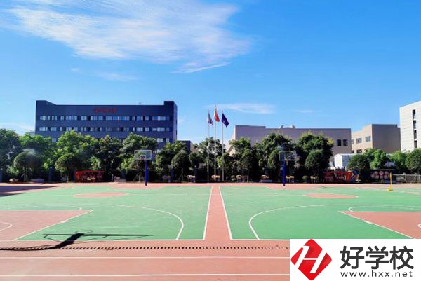 想學新媒體運營專業(yè)，長沙有合適的中職學校嗎？