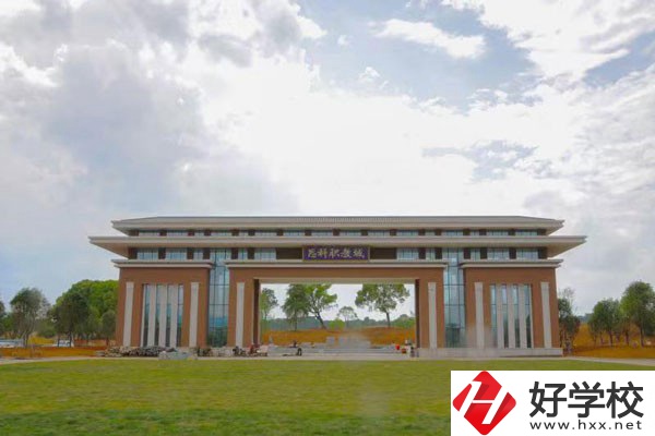 郴州思科中等職業(yè)學校有哪些優(yōu)秀教師？